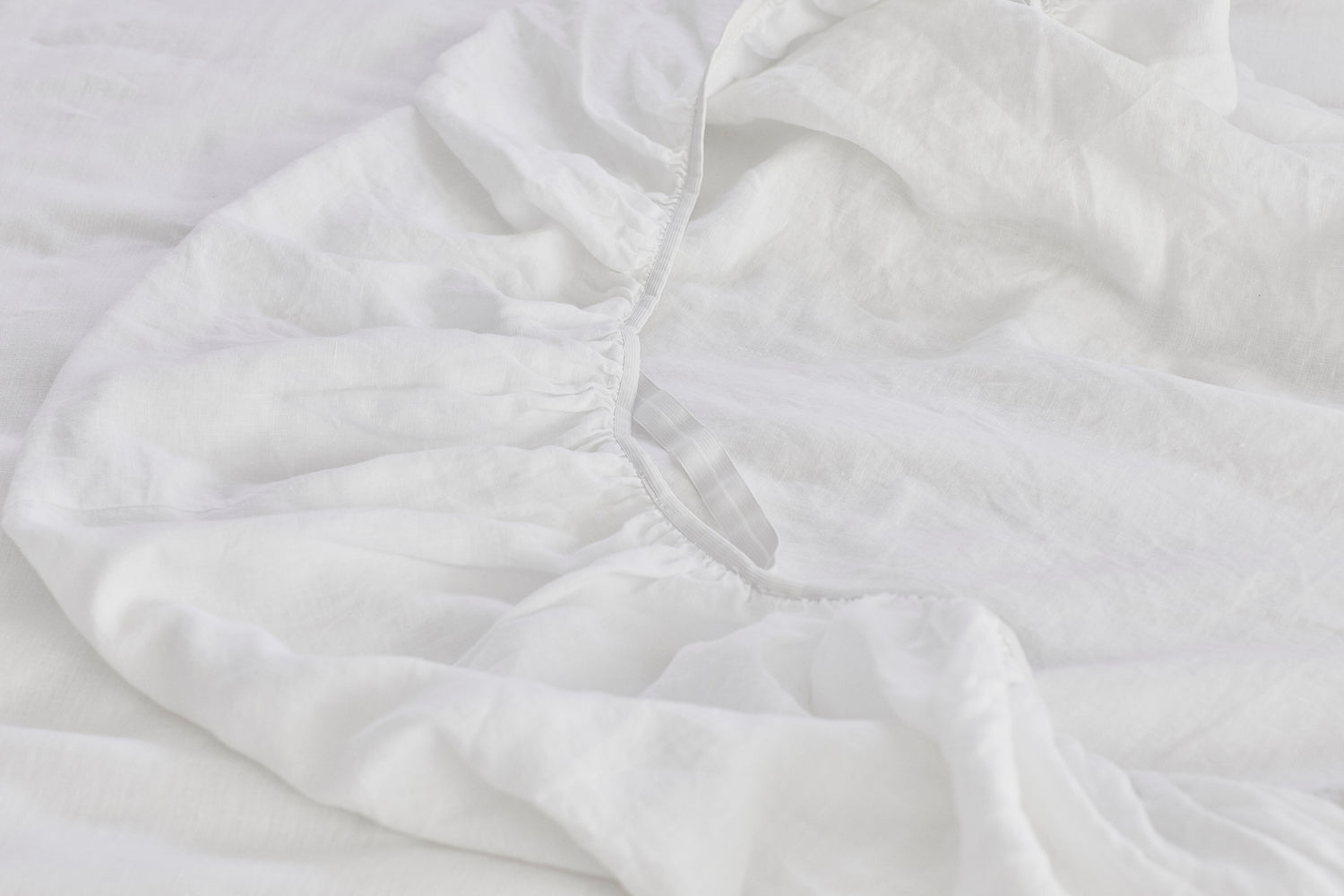 hemp fitted sheet in white